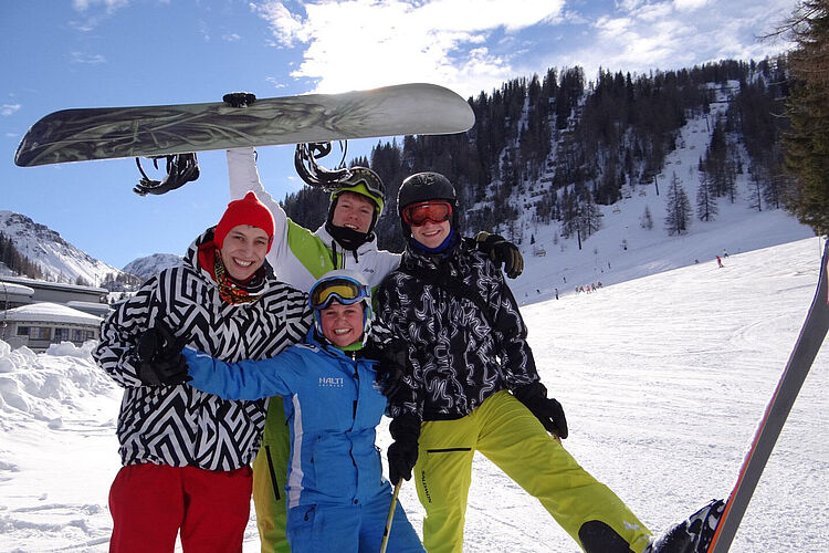 Skischool Flachau - snowboardcursussen voor kinderen en volwassenen